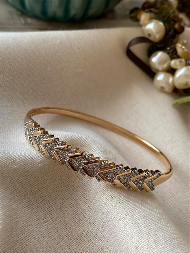 VIP Sık Arrow Kelepçe