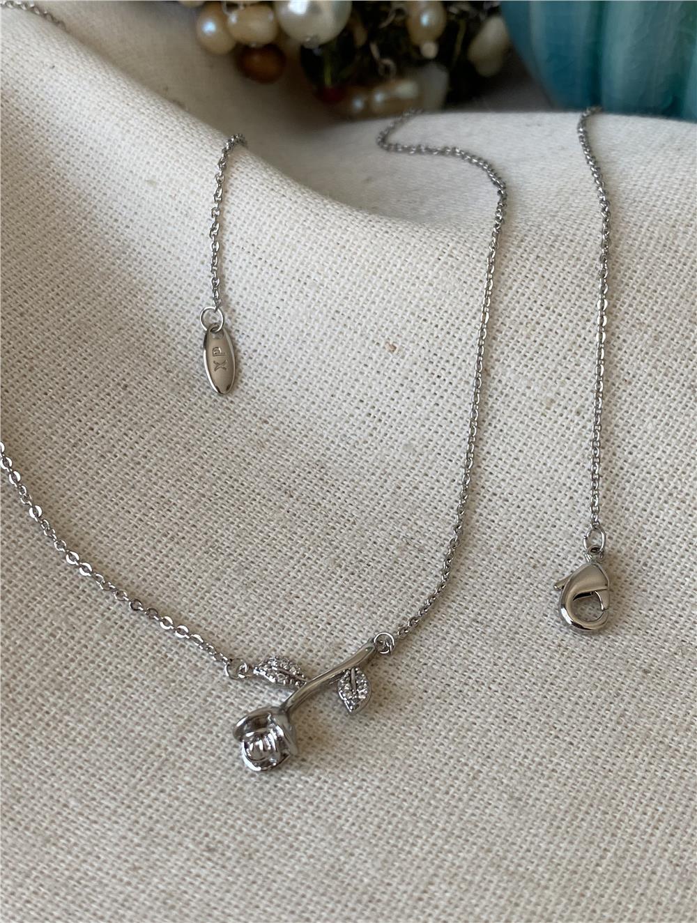 VIP Silver Rose Kolye