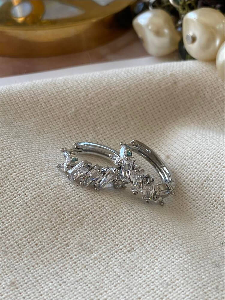 VIP Silver Yatay Taşlı Mini Küpe
