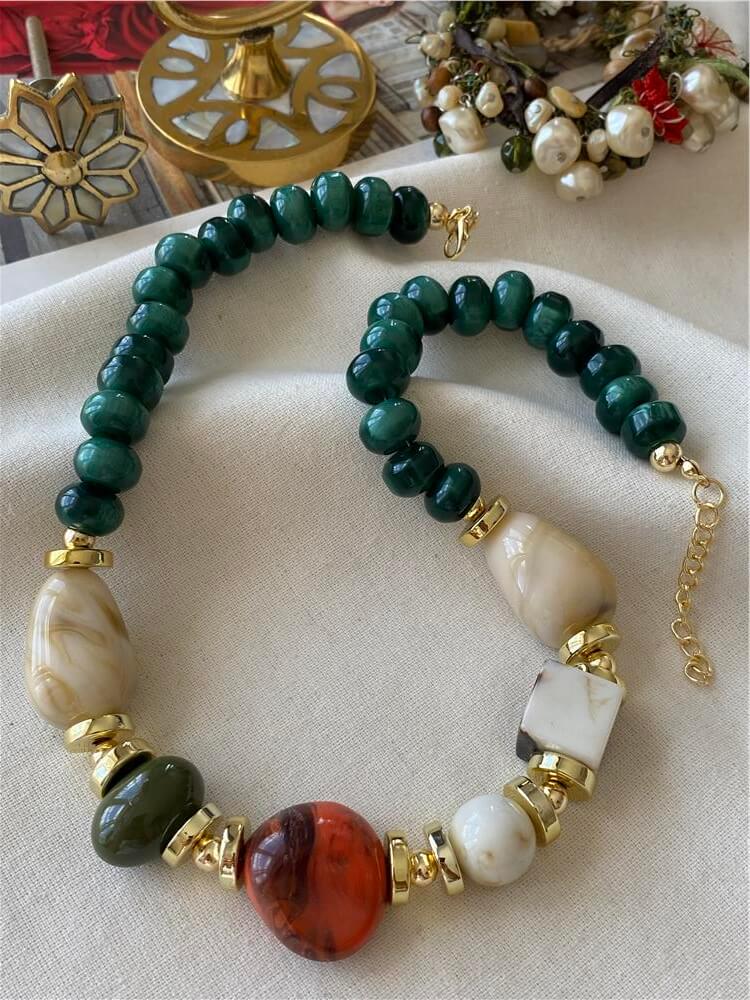 Yeşil Boncuklu Retro Kolye