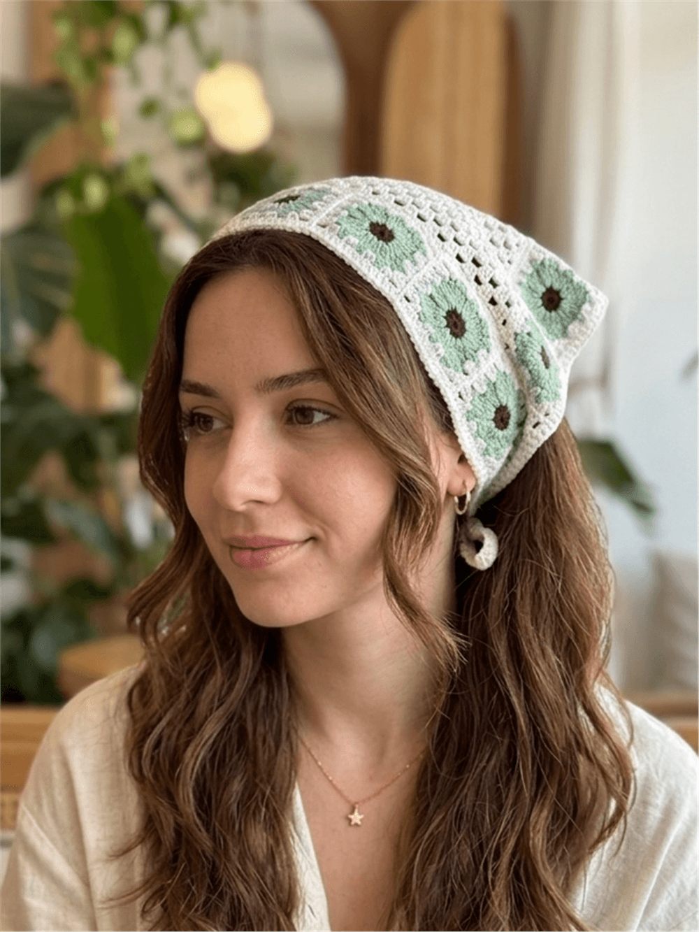 Yeşil Çiçekli Örgü Model Üçgen Bandana