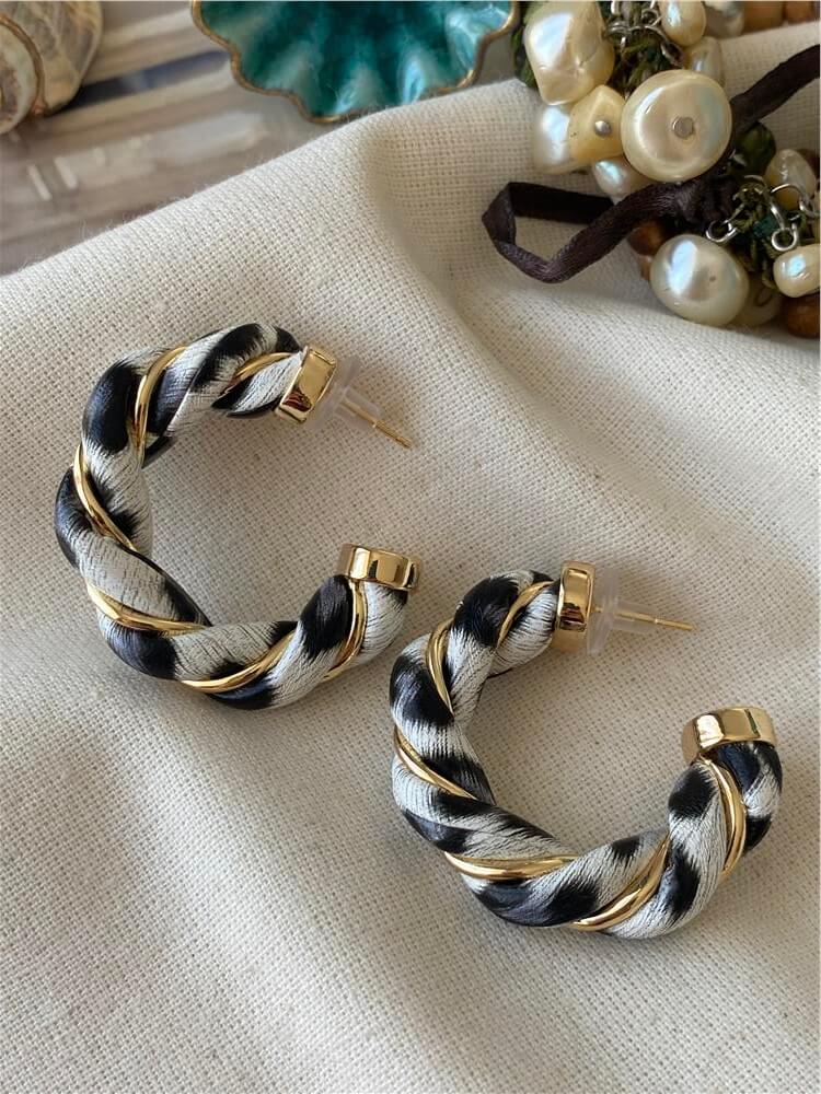 Zebra Desenli Burgu Halka Küpe