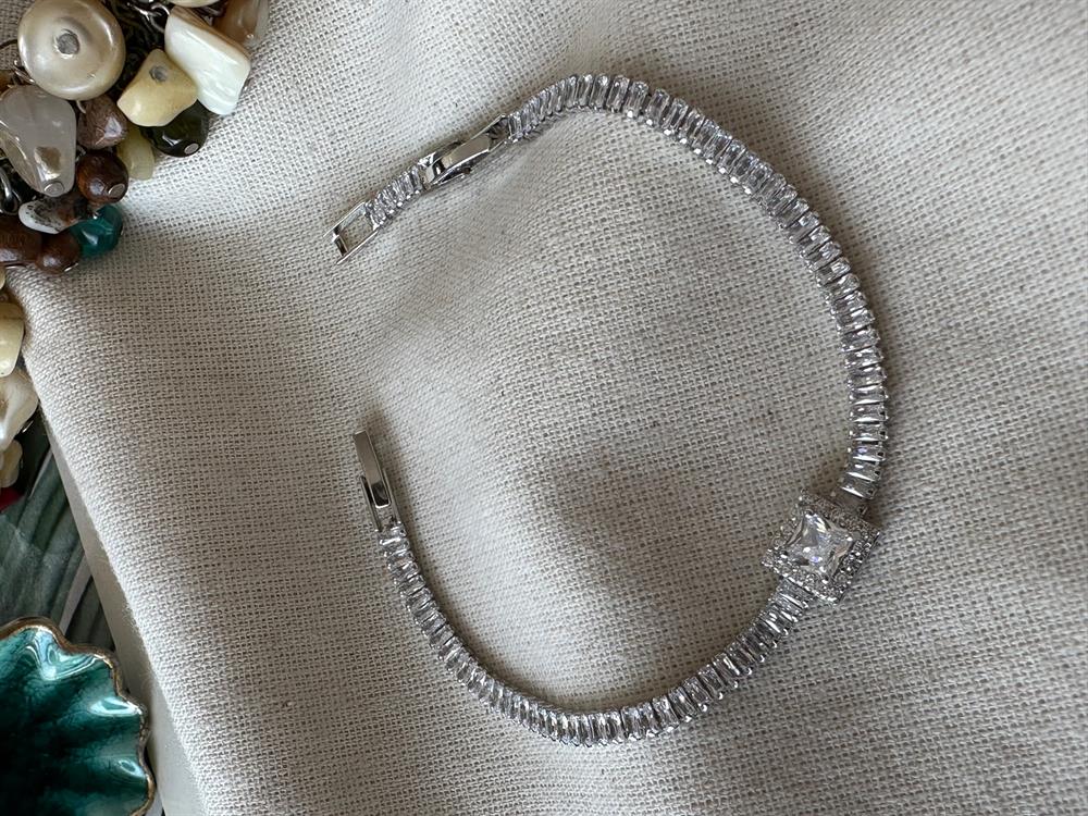 Zirconium Beyaz Kare Suyolu Bileklik