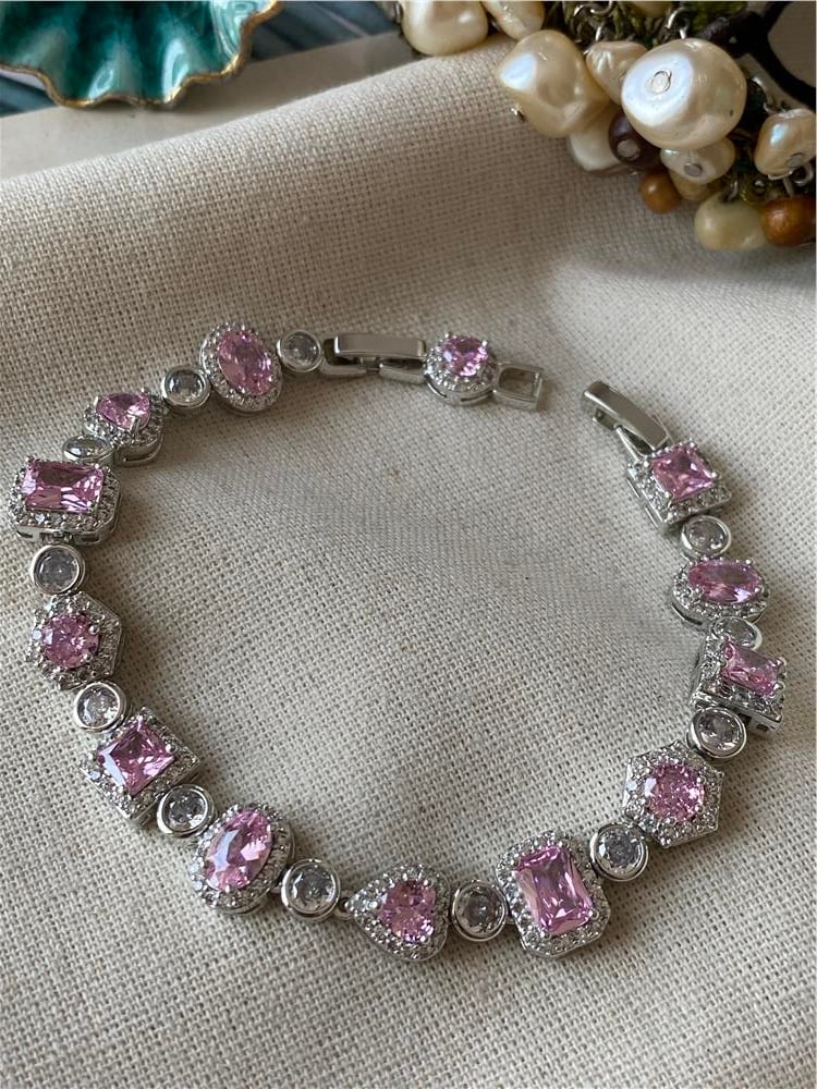 Zirconium Pembe Figürler Bileklik