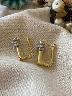 14K Taşlı U Model Küpe