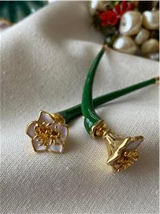 Bttga Yeşil Çiçek Küpe