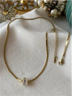 Çelik Baget Taşlı Silindir Detaylı Kolye