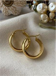 Çelik Bombeli Halka Küpe