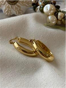 Çelik Bombeli Oval Küpe