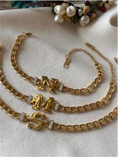 Çelik Büyük Harf Bileklik