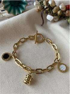 Çelik Geçmeli Model Romen Charmlı Bileklik