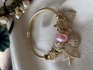 Çelik Gold Kordonlu Pembe Kabuklu Denizyıldızı Charmlı Bileklik