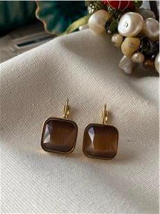 Çelik Kahverengi Kare Küpe