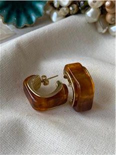 Çelik Kahverengi Kare Model Küpe