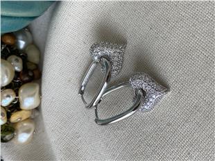 Çelik Kalp Sallantılı Oval Küpe