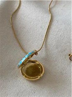 Çelik Mavi Mineli Güneş Desenli Kolye