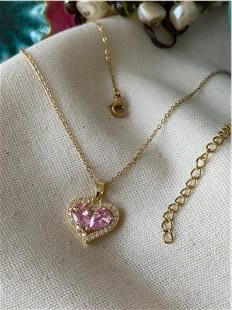 Çelik Pembe Taşlı Kalp Kolye
