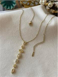 Çelik Renksiz Taşlı Dekolte Kolye