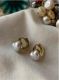 Çelik Sedef Bombe Kalp Küpe