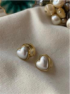 Çelik Sedef Bombe Kalp Küpe