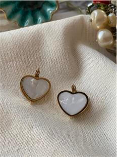 Çelik Sedef Kalp Küpe