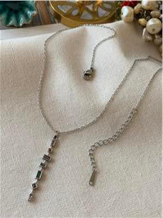 Çelik Silver Minimal Dekolte Kolye