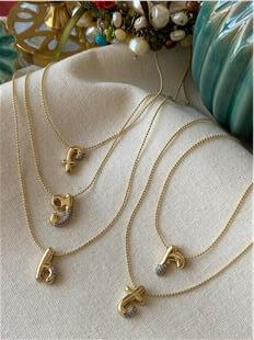 Silver Taşlı Bombe Küçük Harf Kolye