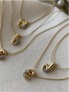 Silver Taşlı Bombe Küçük Harf Kolye