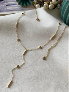 Çelik Stick Detaylı Kalp Model Dekolte Kolye