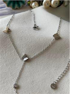 Çelik Taş Detaylı Kelebek Model Dekolte Kolye