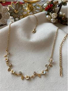 Çelik Taşlı Çelenk Kolye