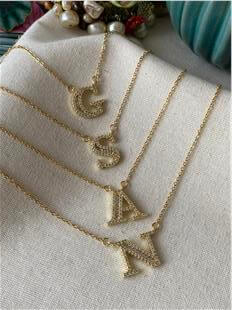 Çelik Taşlı Harf Kolye