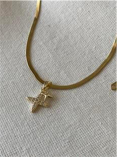 Çelik Taşlı Parıltı Kolye