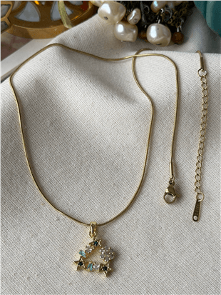 Çelik Taşlı Üçgen Çelenk Kolye