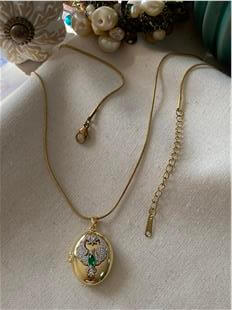 Çelik Yeşil Taşlı Açılabilir Alya Kolye