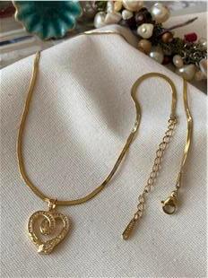 Çelik Yılan Kalp Kolye