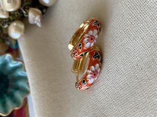 Çiçek Desenli Mineli Halka Küpe