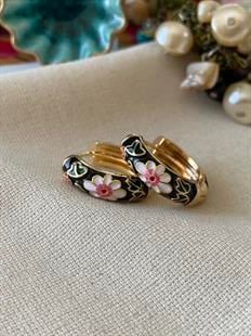 Çiçek Desenli Mineli Halka Küpe