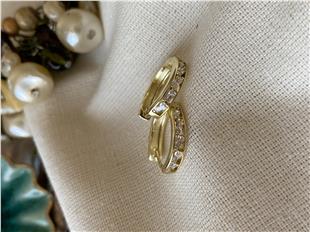 Dikdörtgen Taşlı Halka Kıkırdak Küpe