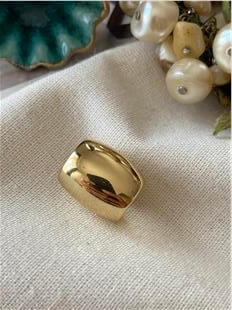 Geniş Bombe Plaka Kıkırdak Küpe