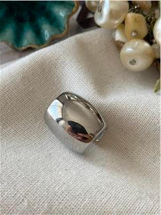 Geniş Bombe Plaka Kıkırdak Küpe