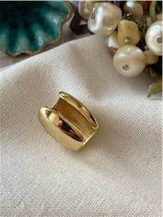 Geniş Bombe Plaka Kıkırdak Küpe