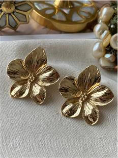 Gold Metal Çiçek Küpe