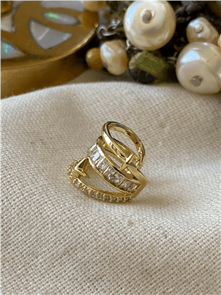 Gold Taşlı Yıldızlı Kaburga Kıkırdak Küpe