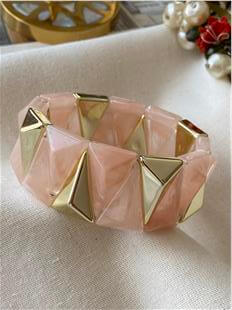 Gold Üçgen Plaka Detaylı Pembe Geniş Esnek Bileklik
