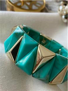 Gold Üçgen Plaka Detaylı Turkuaz Geniş Esnek Bileklik