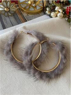 Gri Tüylü Halka Küpe