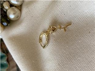 Gül Sallantılı Halka Kıkırdak Küpe