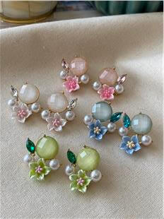 İncili Renkli Çiçek Küpe