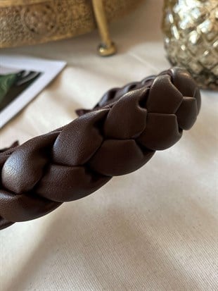 Kahverengi Deri Örgü Taç